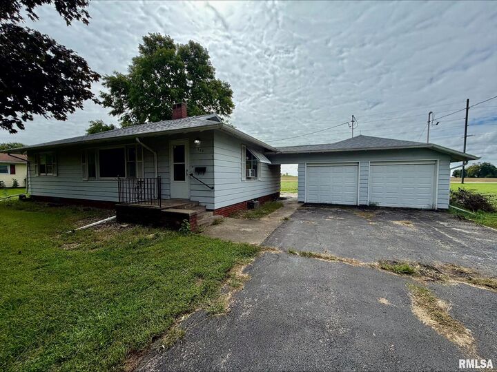 Property Photo: 552 E 2nd Avenue IL 61490