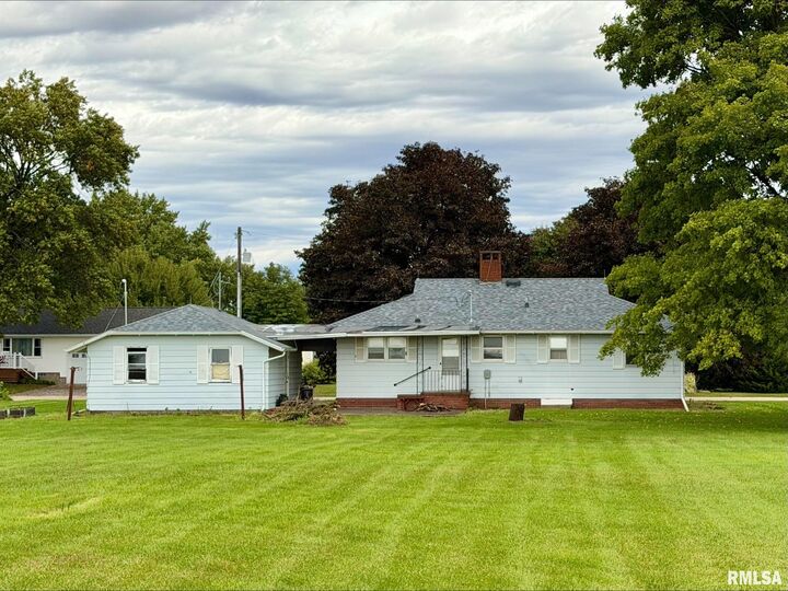 Property Photo: 552 E 2nd Avenue IL 61490