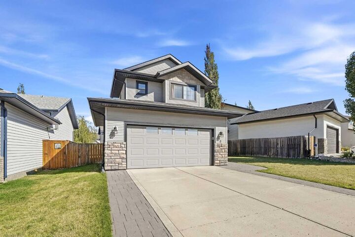 Property Photo:  8 Irving Crescent  AB T4R 3R9 