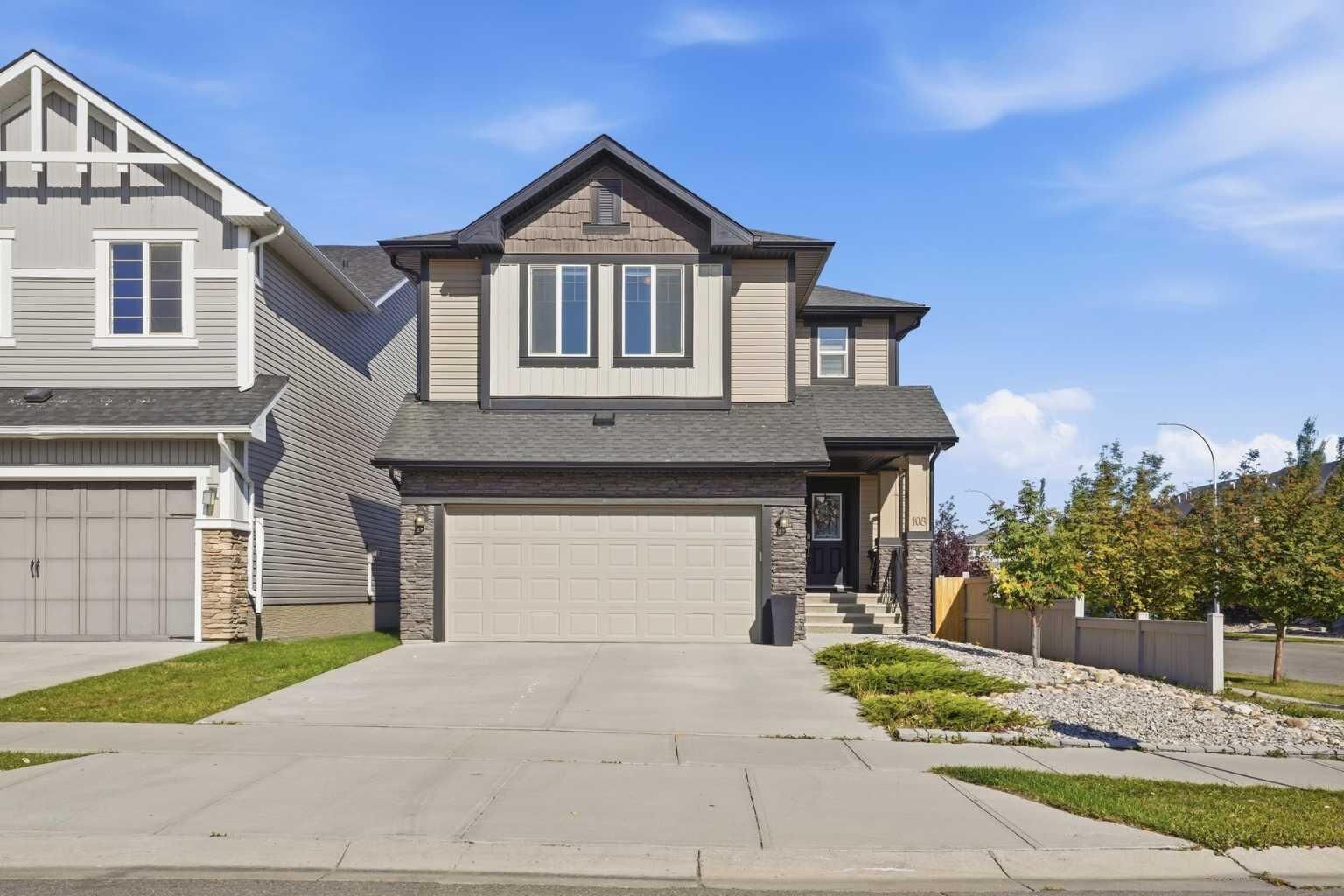 Property Photo:  108 Hillcrest Avenue SW  AB T4B 4C8 