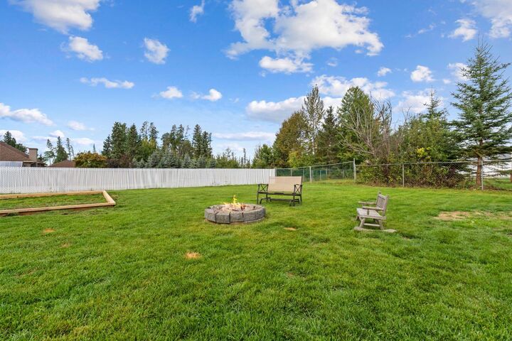 Property Photo:  85 Park Drive  AB T7S 1S4 