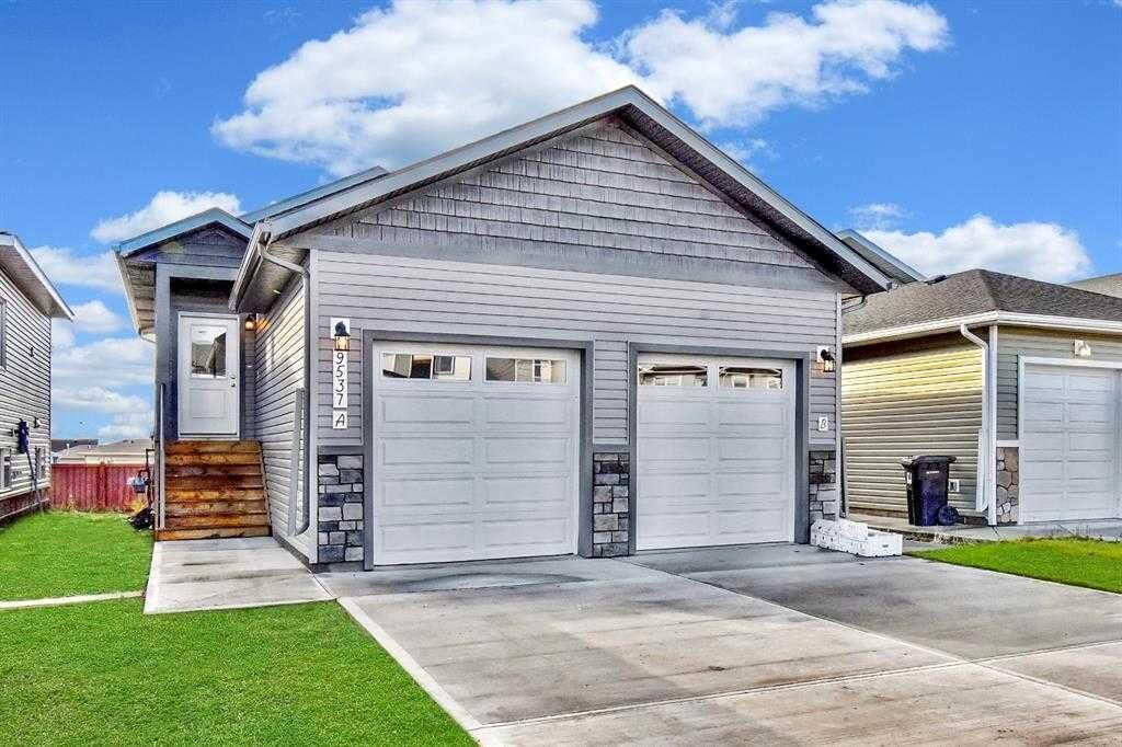 Property Photo:  9529 113 Avenue B  AB T8X 5C5 