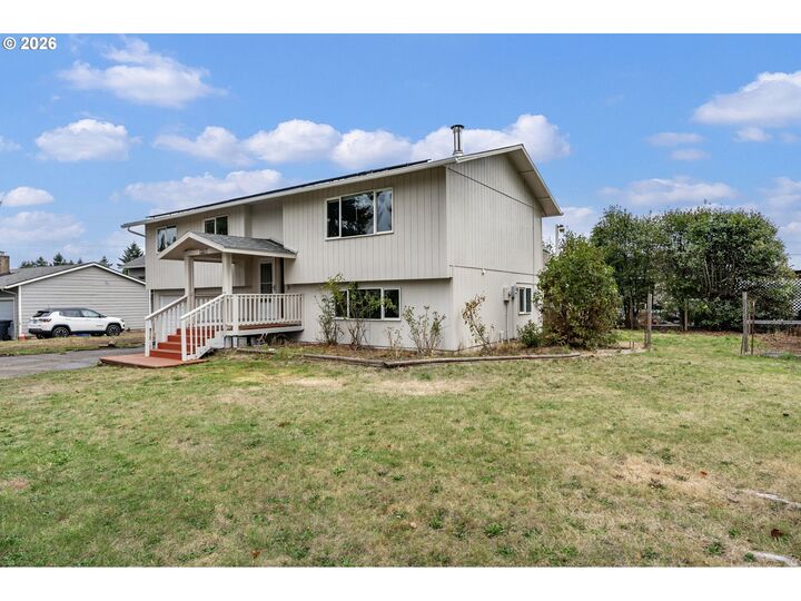 Property Photo:  13017 Setera Cir  OR 97045 