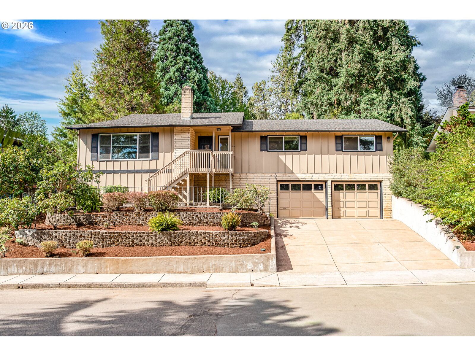 Property Photo:  1760 Graham Dr  OR 97405 