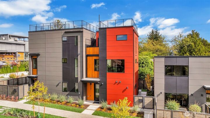 Property Photo:  6700  52nd Avenue S  WA 98118 