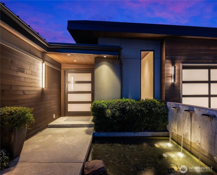 Property Photo: 9404 NE 20th Street WA 98004