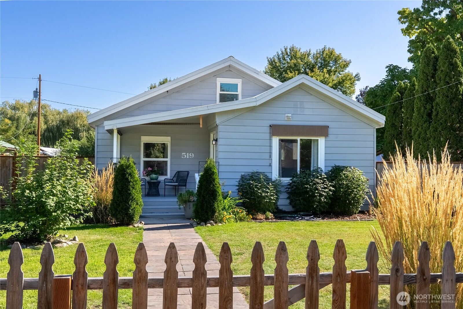 Property Photo:  519 S Ash Street  WA 98841 