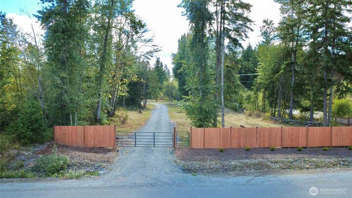 Property Photo:  716  390th Street  WA 98580 