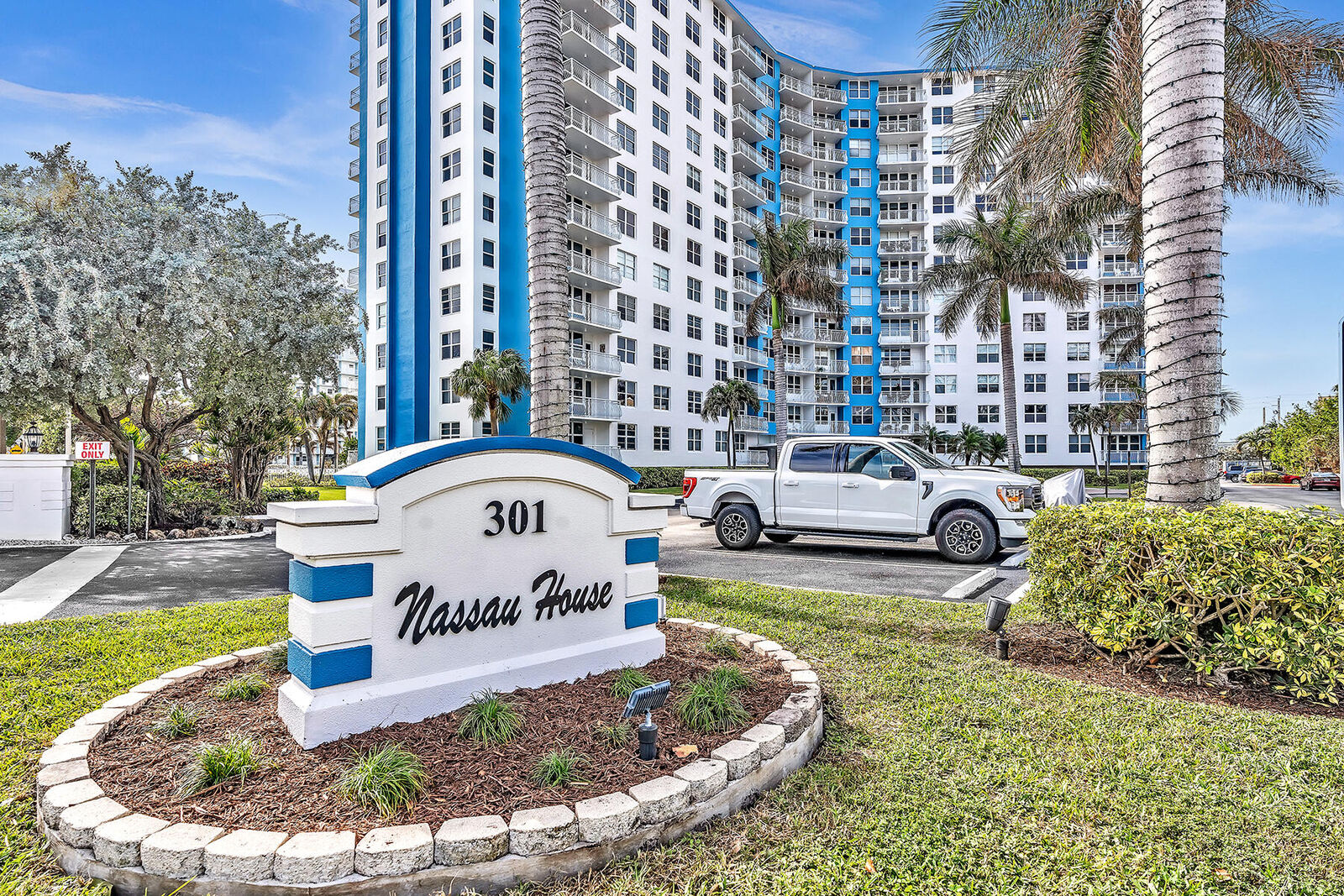 Property Photo:  301 N Ocean Boulevard 709  FL 33062 