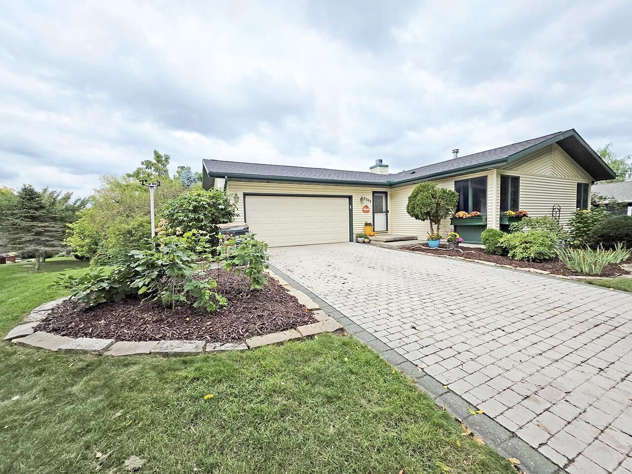 Property Photo: 3302 Portage Road WI 53704
