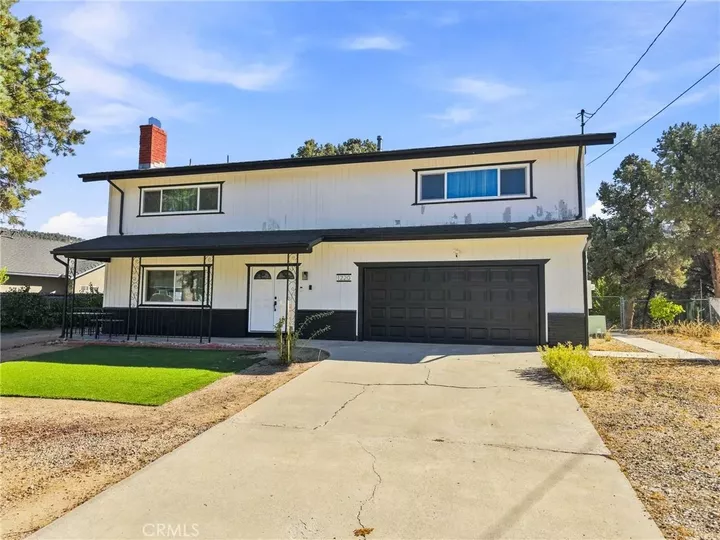 Property Photo:  1220 Snowbird Drive  CA 93225 