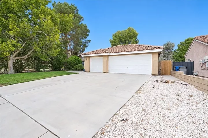 Property Photo:  37731 Wisteria Trail  CA 93552 
