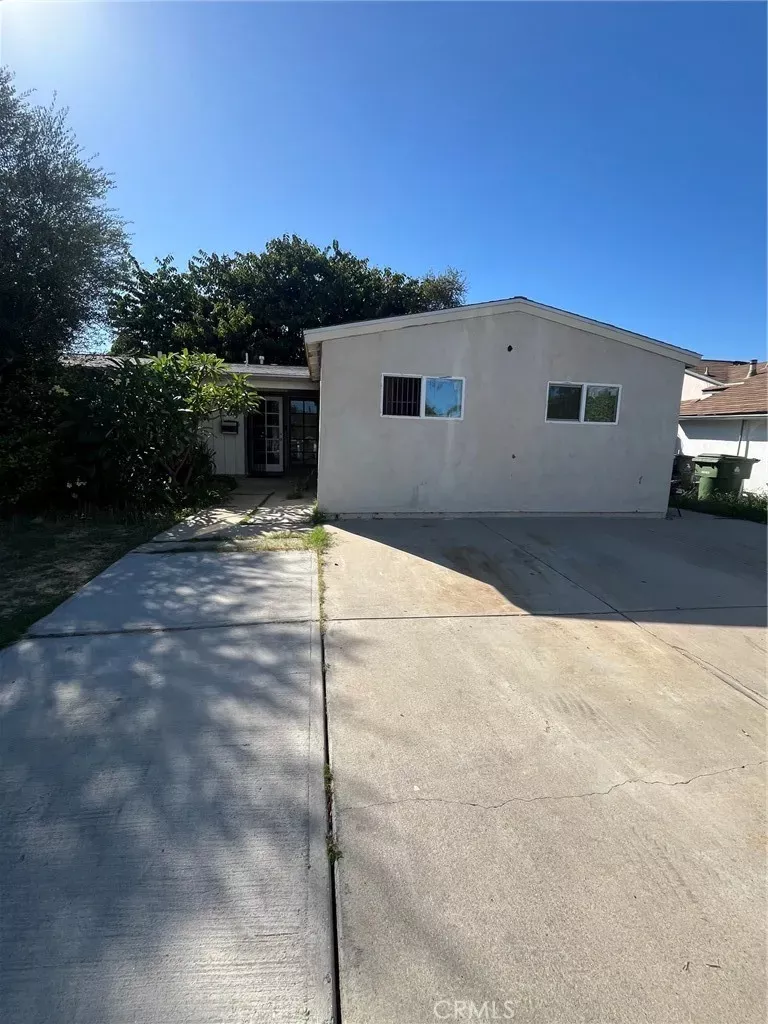 Property Photo:  6929 Calvin  CA 91335 
