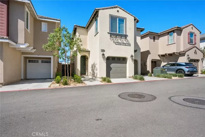 Property Photo: 5142 Endive CA 92336