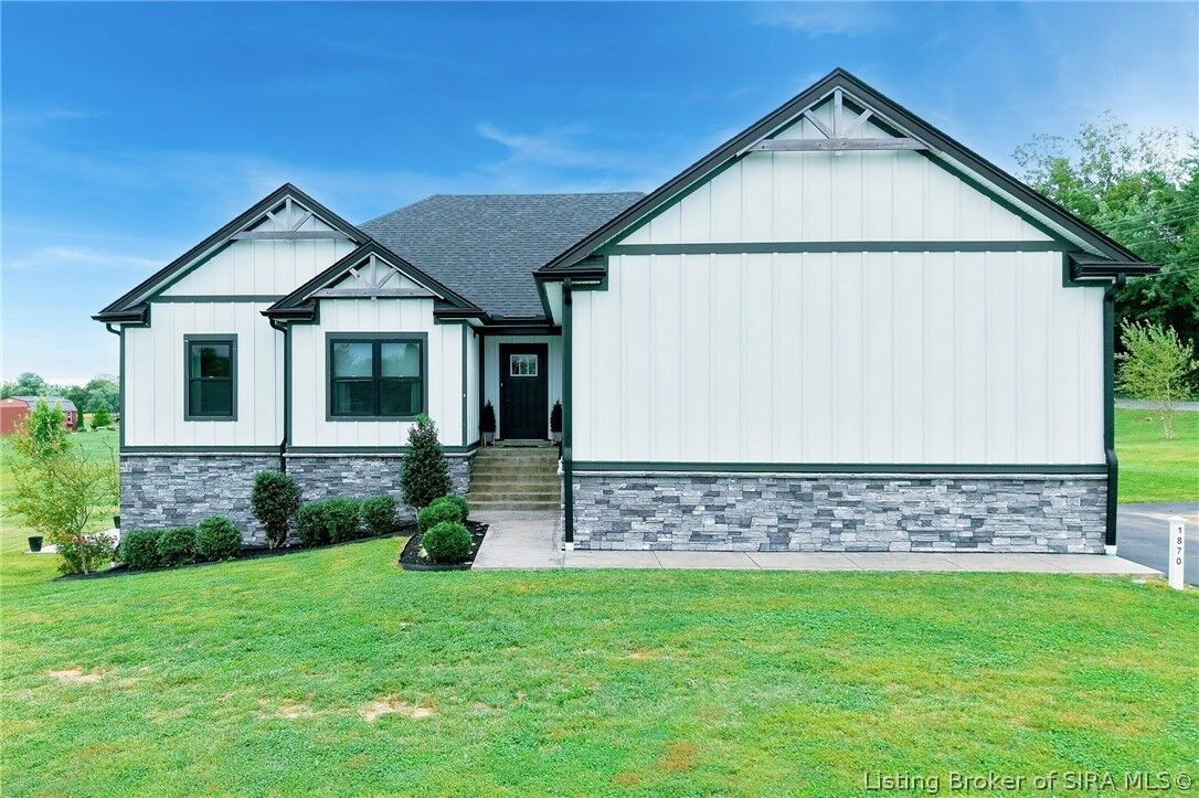 Property Photo: 1870 N Sparks Ferry Road IN 47167