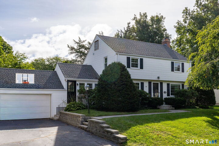 Property Photo:  110 Richmond Lane  CT 06117 