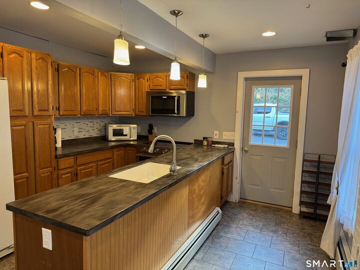 Property Photo: 122 Broadway CT 06360
