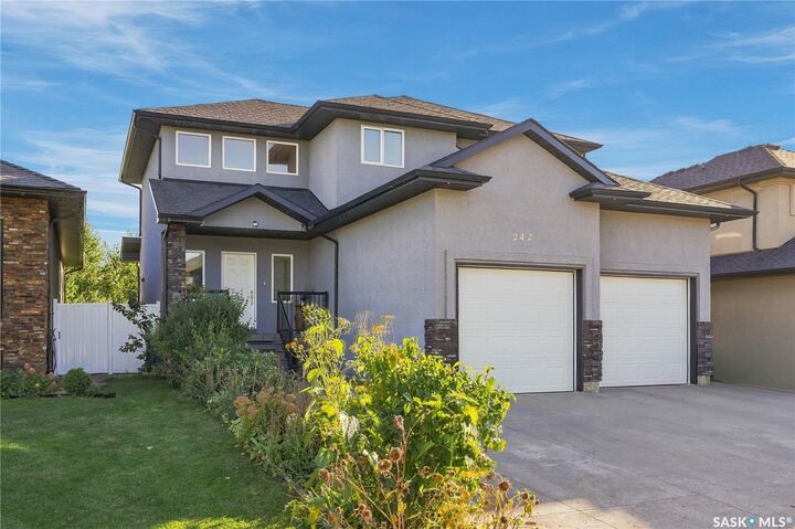 Property Photo: 242 Pohorecky Street SK S7W 0J3