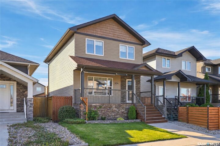 Property Photo:  454 Geary Crescent  SK S7R 0E7 