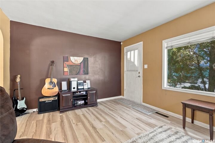 Property Photo:  107 106th Street W  SK S7N 1N4 