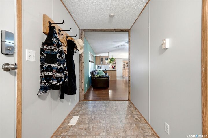 Property Photo:  44 Walters Court  SK S0G 3Z0 