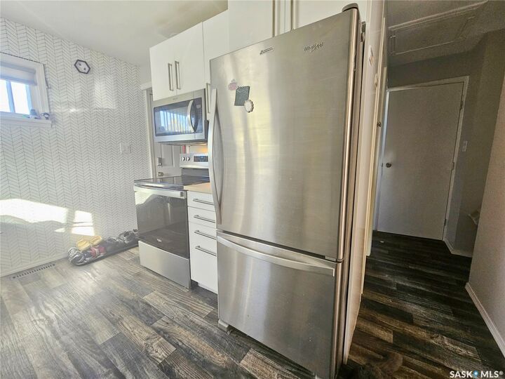 Property Photo:  192 23rd Street  SK S0M 0E0 