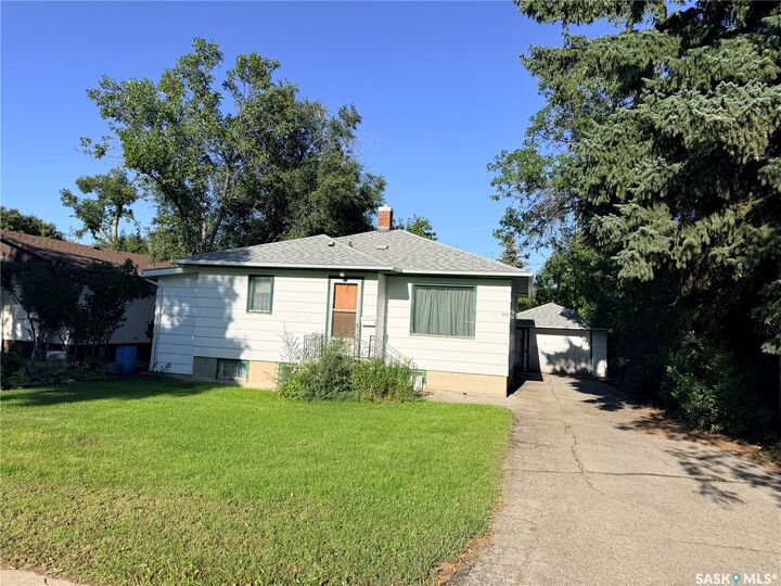 Property Photo:  121 Empire Road  SK S0H 0B0 