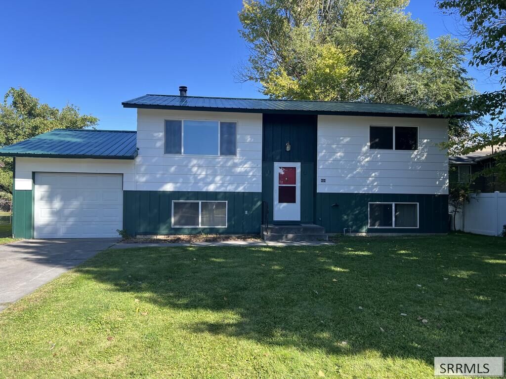 Property Photo:  464 Neptune Drive  ID 83402 