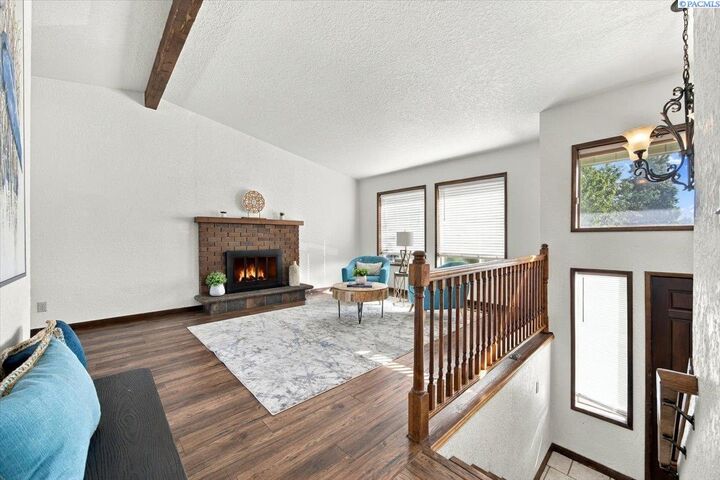 Property Photo: 8120 W Hood Ave WA 99336