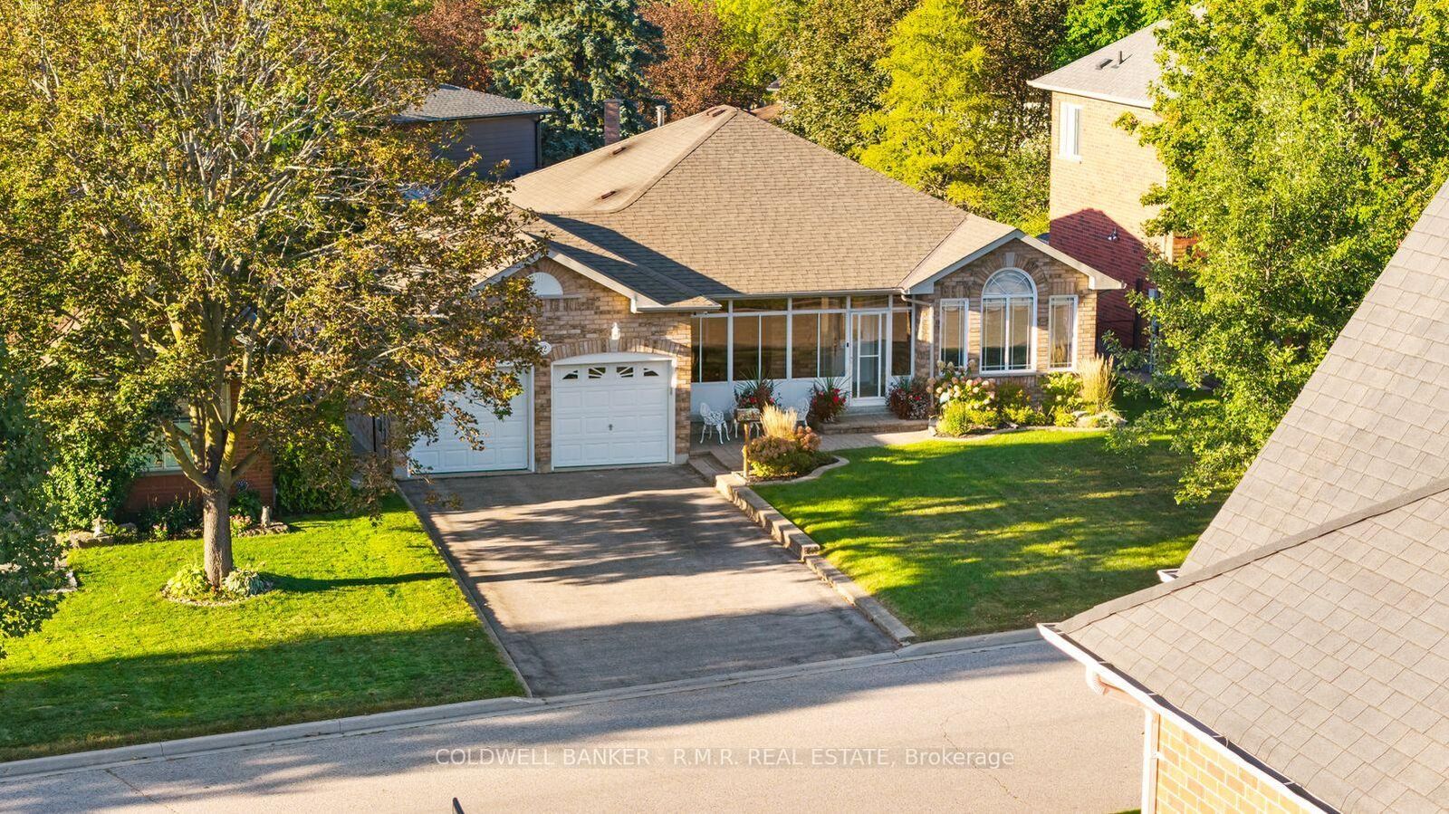 Property Photo:  92 Wheeler Crescent  ON L4A 1L4 