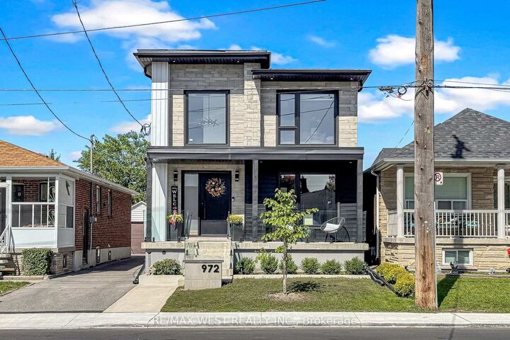 Photo de la propriété: 972 Castlefield Avenue ON M6B 1E2