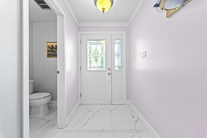 Photo de la propriété: 27 Jefferson Road ON L6S 2G6