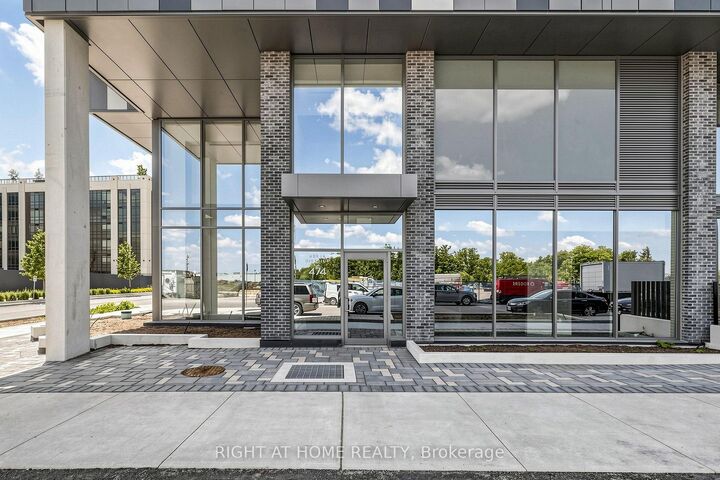 Photo de la propriété:  474 Caldari Road 909  ON L4K 0R5 