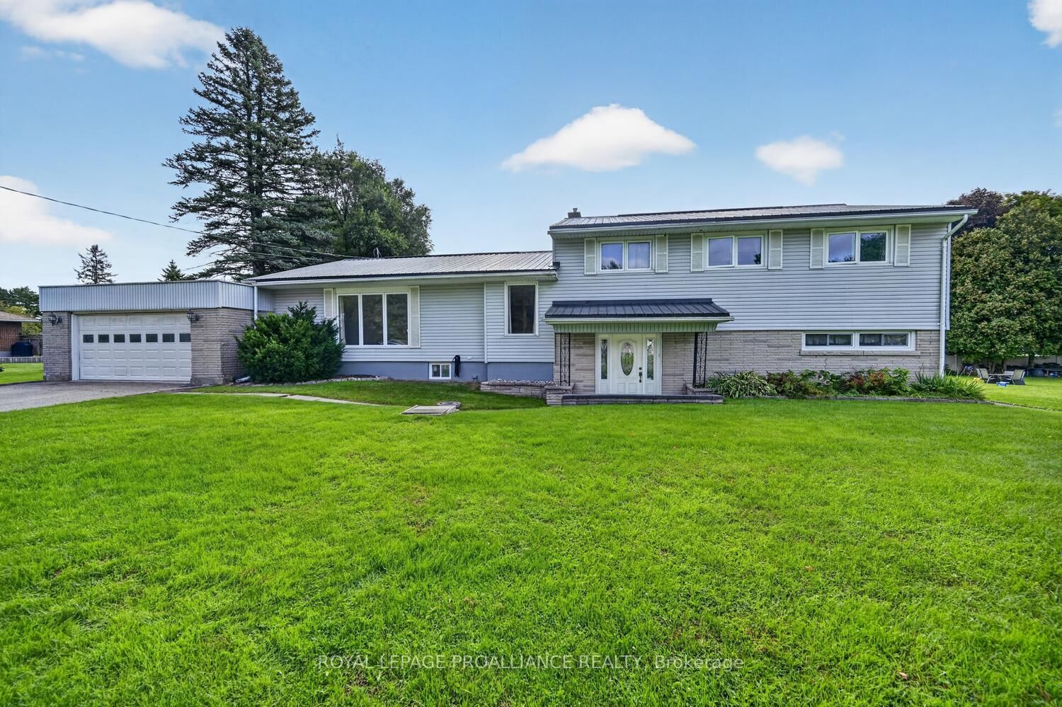 Property Photo:  43 Alta Vista Drive  ON K0E 1T0 