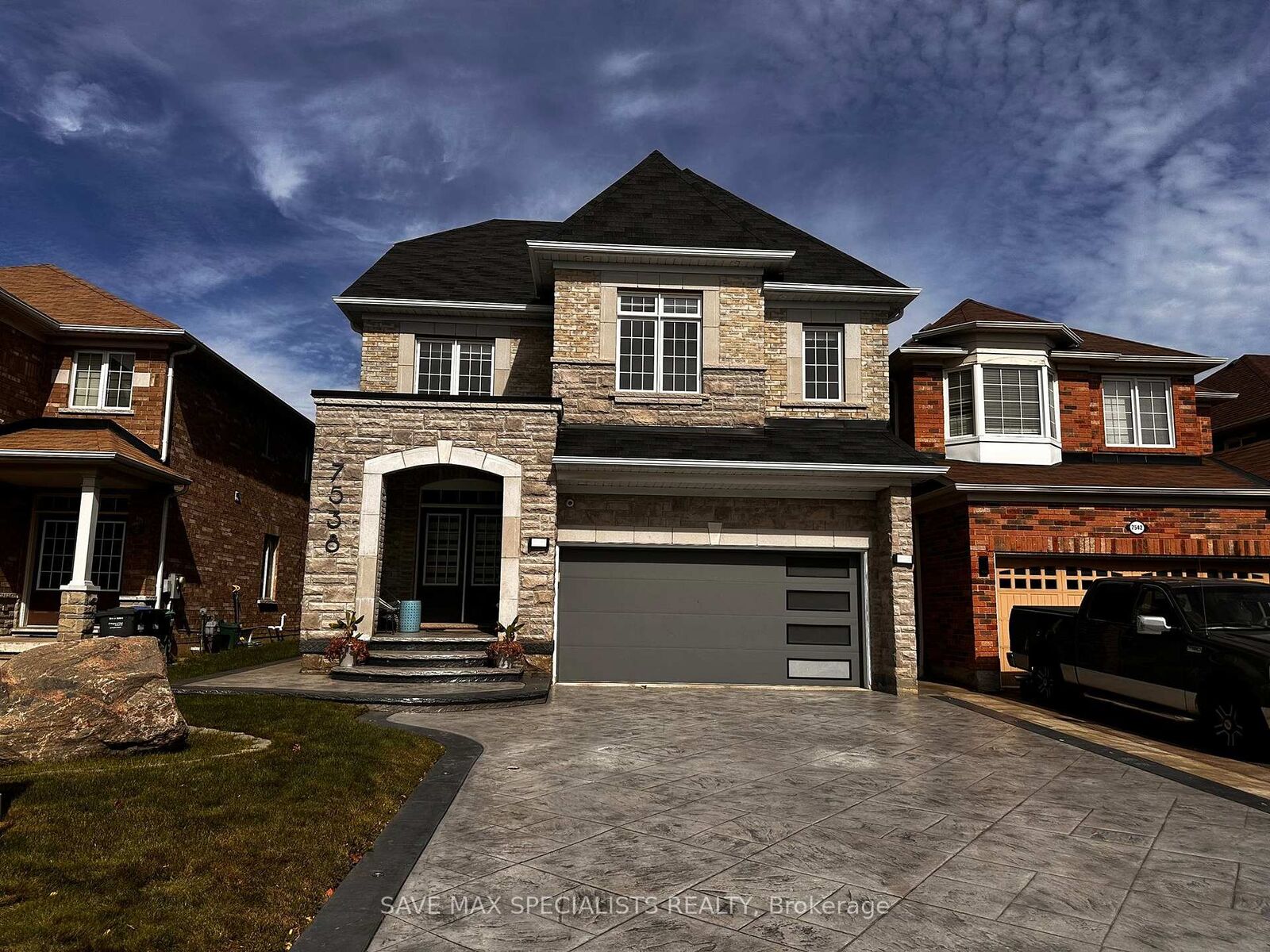 Property Photo:  7538 Saint Barbara Boulevard Main  ON L5W 0B6 