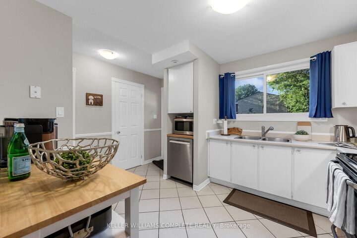 Property Photo:  1420 Garth Street 2  ON L9B 1R6 