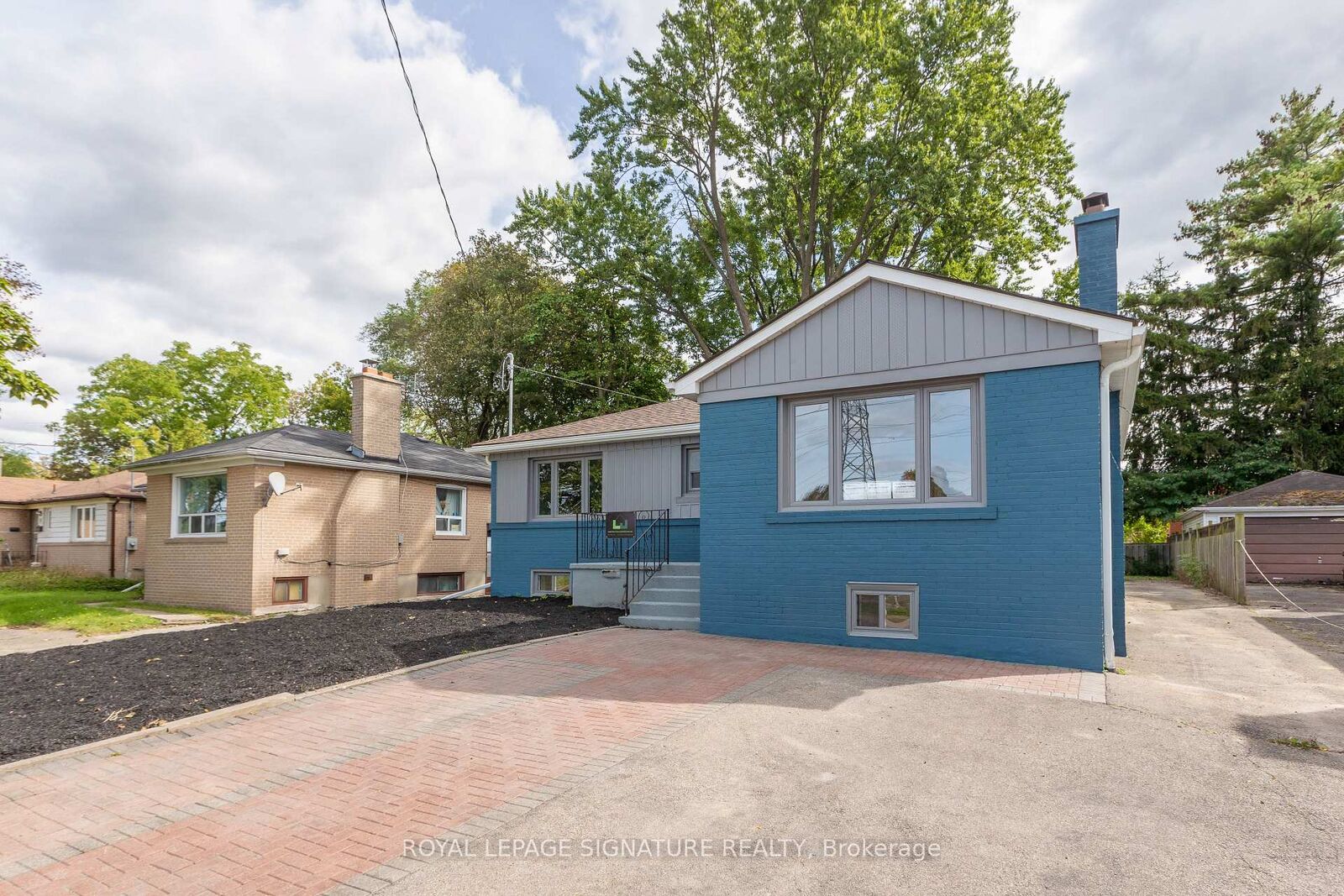 Property Photo:  91 Bishop Avenue Main  ON M2M 1Z5 