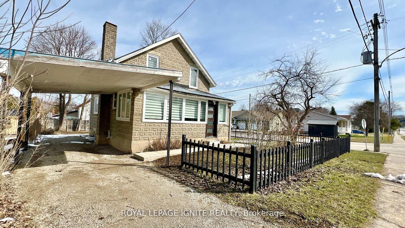 Property Photo:  514 Frank Street  ON N0H 2T0 