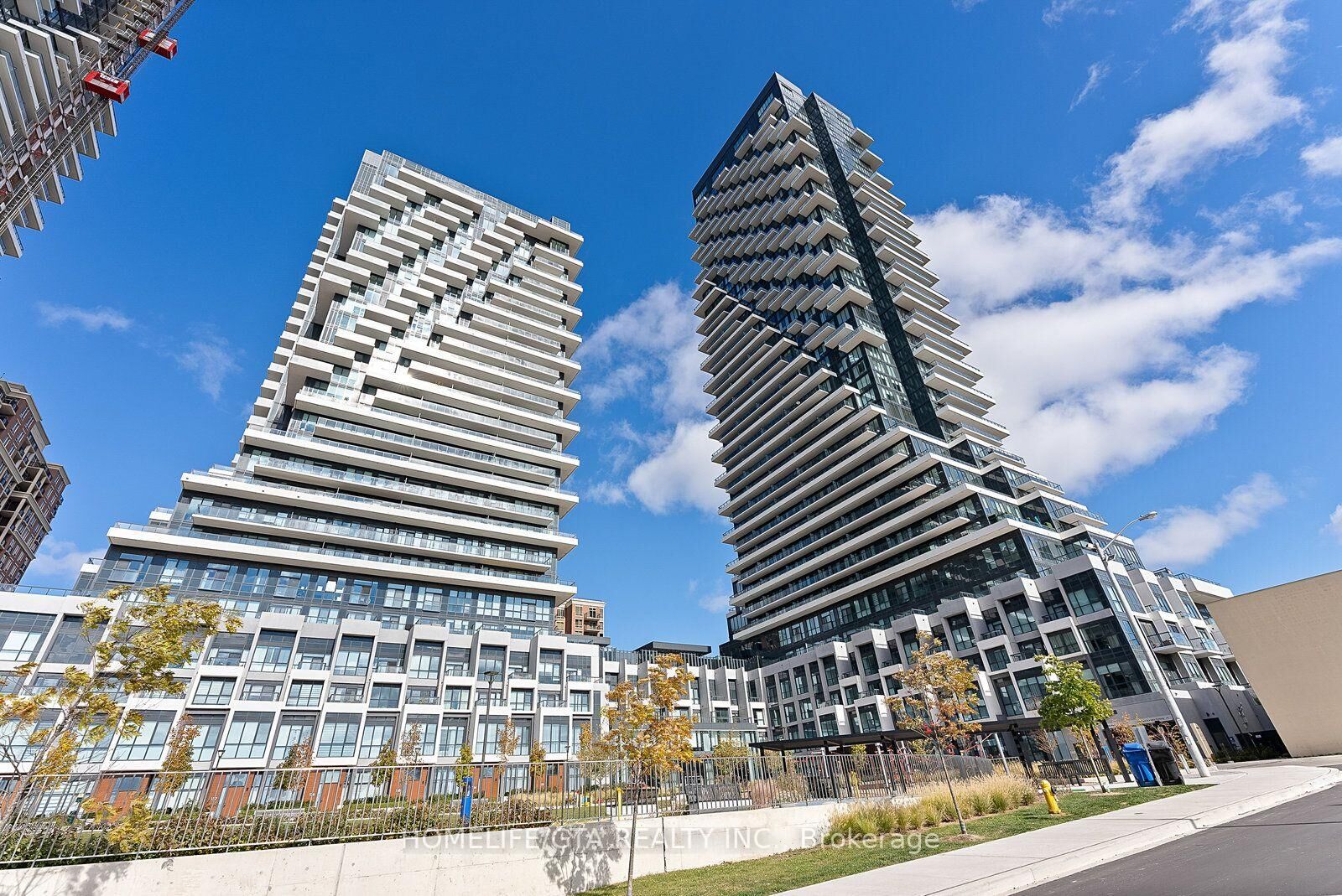 Property Photo:  30 Inn On The Park Drive 2203  ON M3C 0P8 