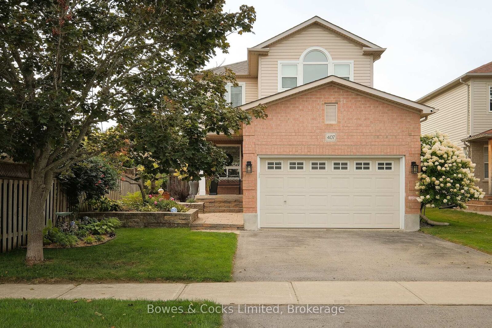 Property Photo: 407 Spillsbury Drive ON K9K 2N6