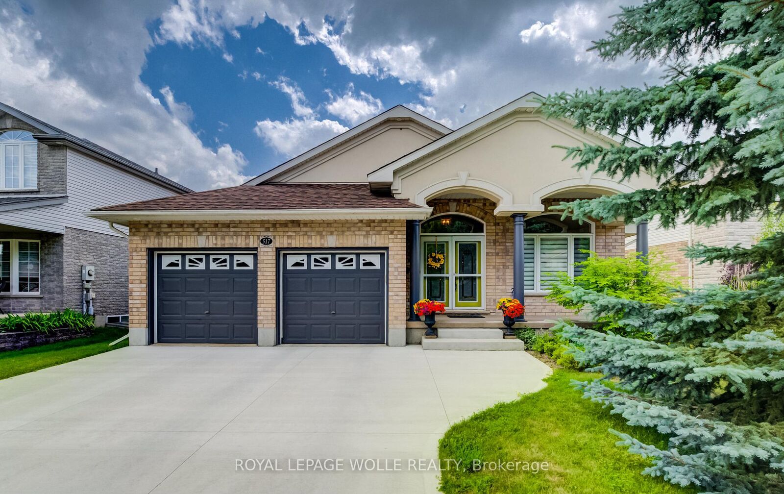 Property Photo: 517 Starboard Crescent ON N2K 4G5