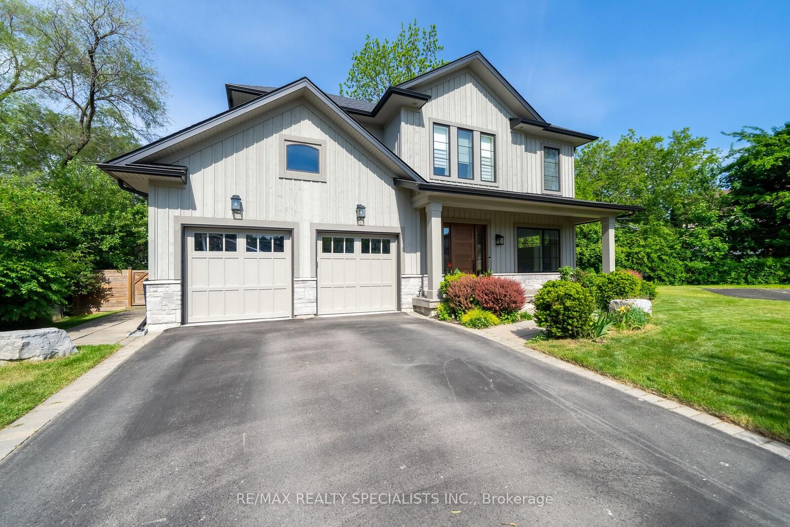 Photo de la propriété:  18 Florence Drive  ON L6K 1V6 