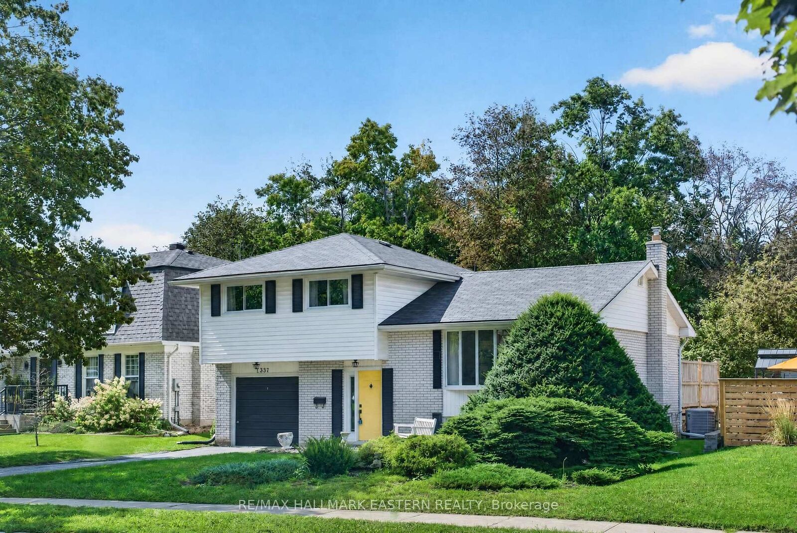 Photo de la propriété: 1337 Franklin Drive W ON K9H 6Z5