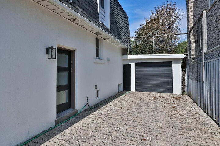 Property Photo:  532 (Bsmt) Glengrove Avenue W  ON M6B 2H4 