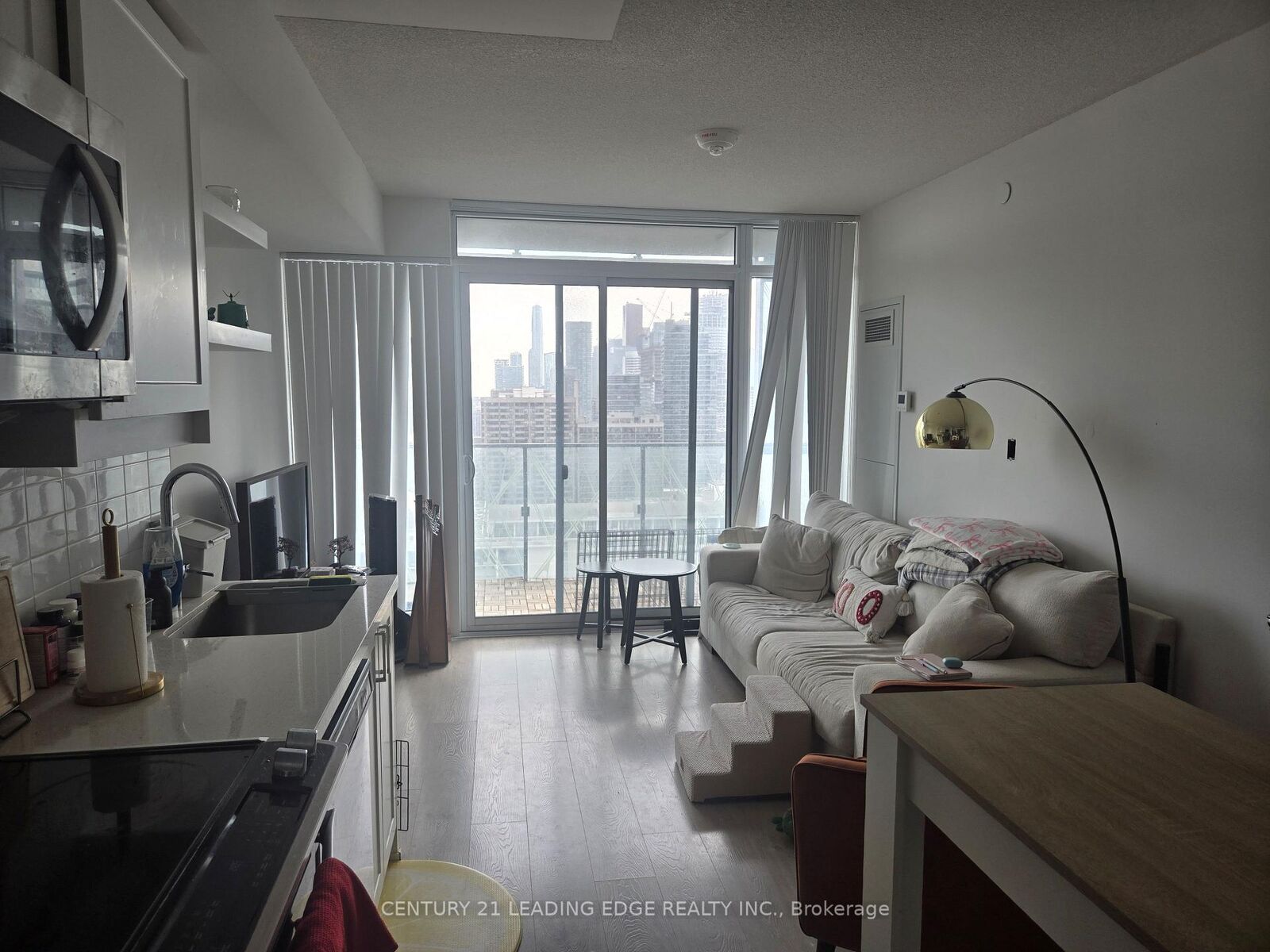 Property Photo:  