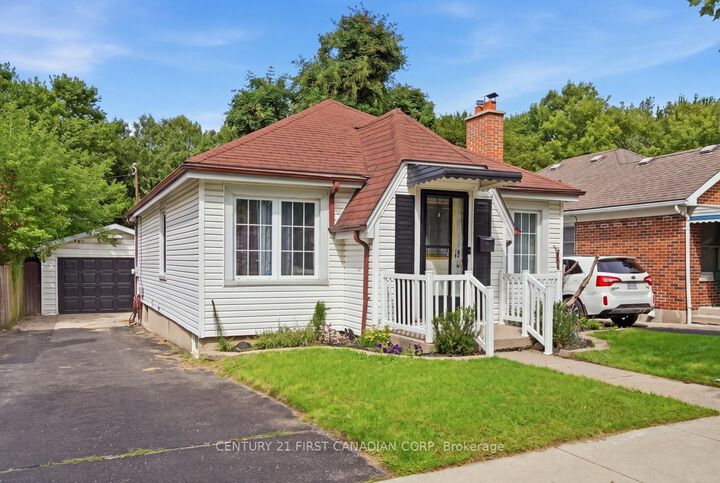 Property Photo:  1324 Langmuir Avenue  ON N5W 2G6 