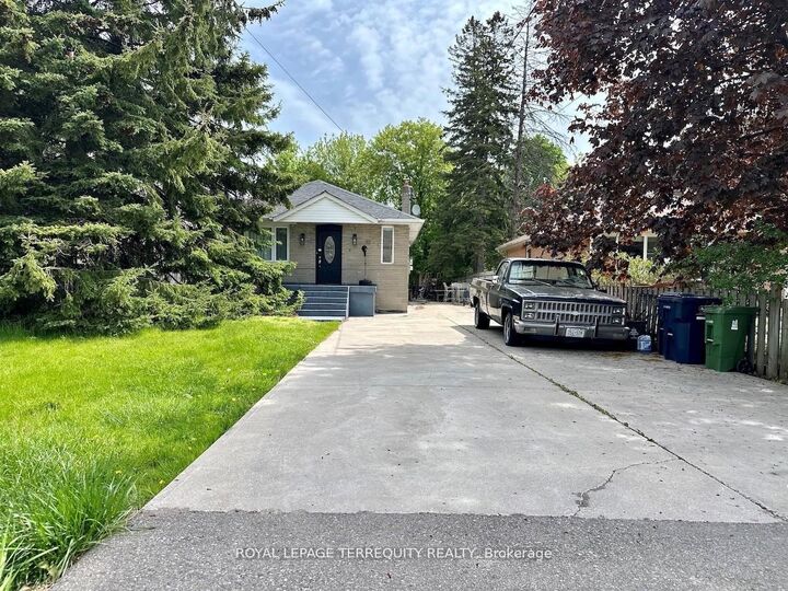 Property Photo:  113 Scarboro Avenue Basement  ON M1C 1M5 
