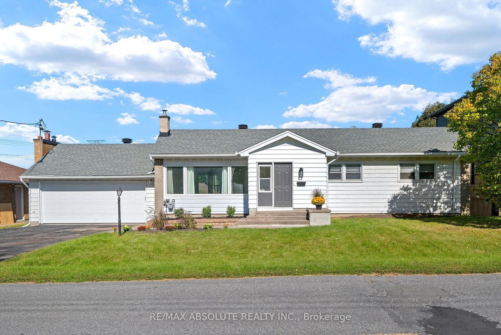 Photo de la propriété:  9 Epworth Avenue  ON K2G 2L4 