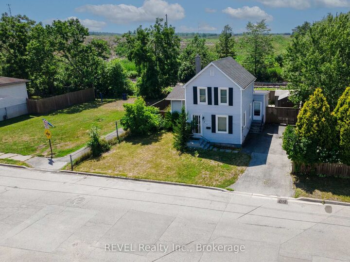 Property Photo:  650 Deere Street  ON L3B 2L8 