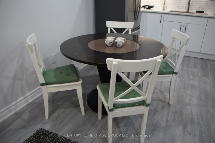 Property Photo:  306 Salisbury Lane  ON L3Y 8A5 
